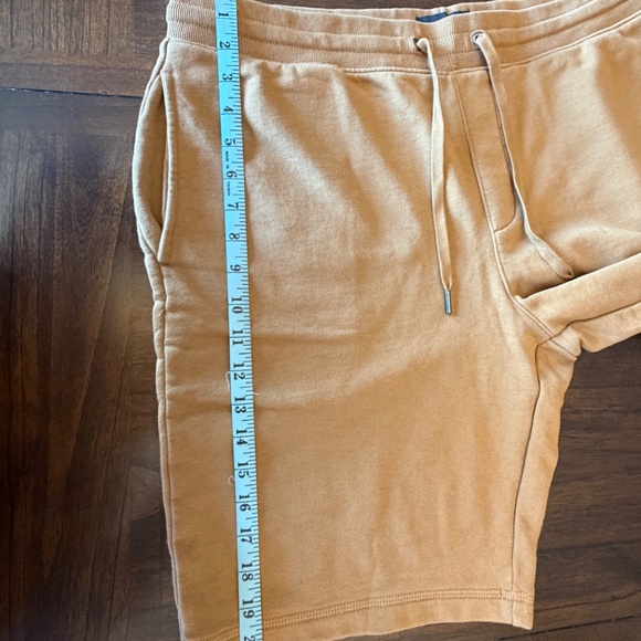 Banana Republic Men's Cotton Shorts, Caramel Brown, Size Large - Picture 9 of 11